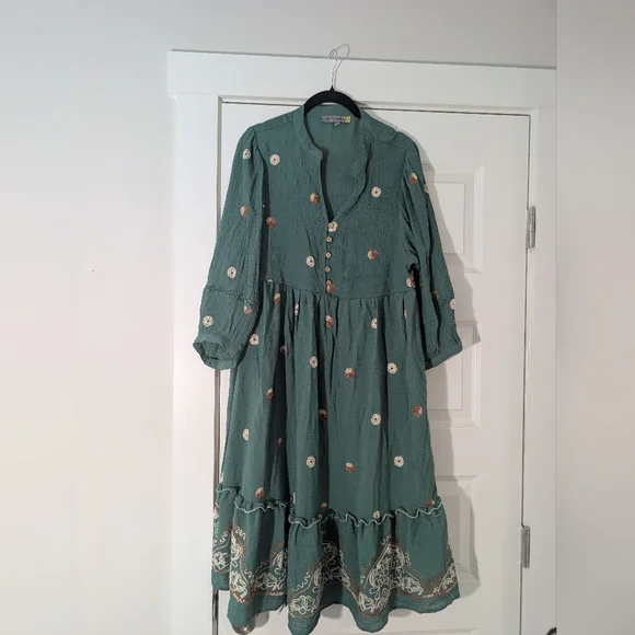 Figueroa & Flower Chic  Embroidered Maxi Dress Size L - Picture 3 of 7